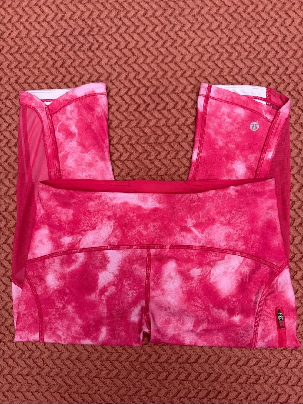 Women’s Lululemon lot 4 yoga pants/leggings. I’ll are in mint condition.